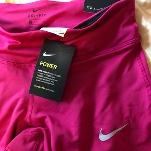 ♦️NWT Nike♦️Women's Dri-Fit EpicRunning CropTights